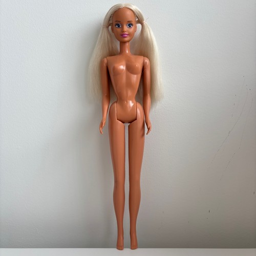 Sindy vintage doll hasbro - vintage,