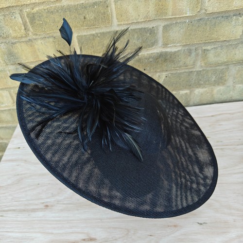Black feather flower - black,