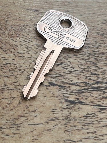 Tesla towbar key - towbar, from