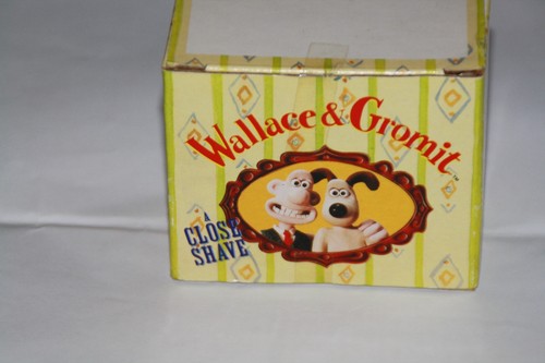 Wallace gromit figurines - &,