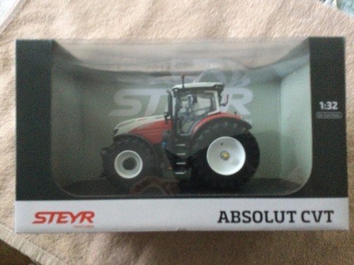Universal hobbies toy - universal, tractor