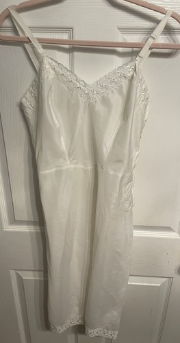 Vtg barbizon taffeta - barbizon, white