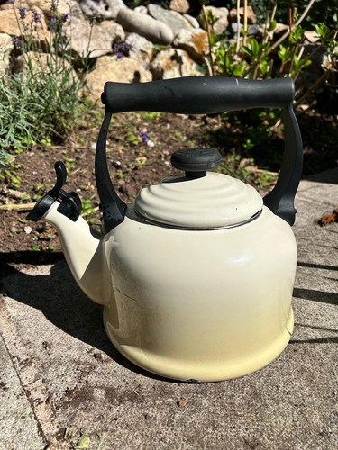 Creuset cream enamel - le,