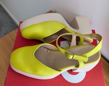 Beautiful on trend Wonder yellow platform shoes size 4/37