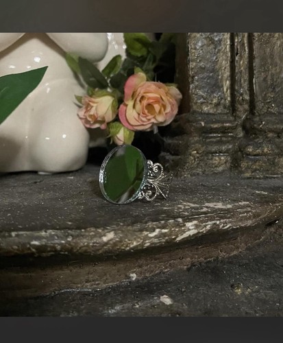 Adjustable mirror ring