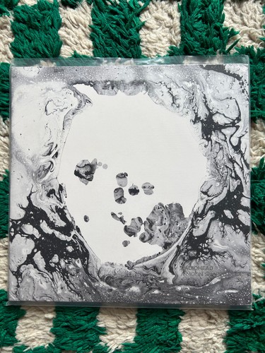 Radiohead moon shaped - moon, pool