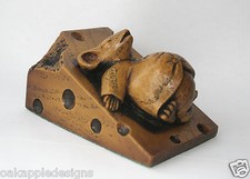 Church mouse asleep cheese - mouse,