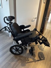 Invacare Rea Azalea tilt in