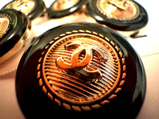 5 CHANEL BUTTONS (METAL &