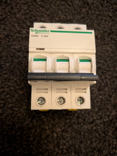 Schneider c32 electric ikq - schneider,
