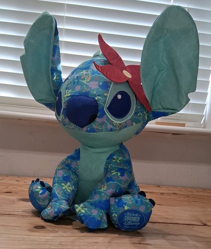 Disney store stitch crashes - store,