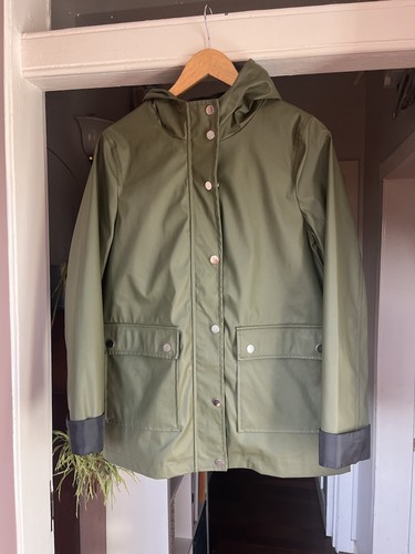 Lovely new look green - green, rain