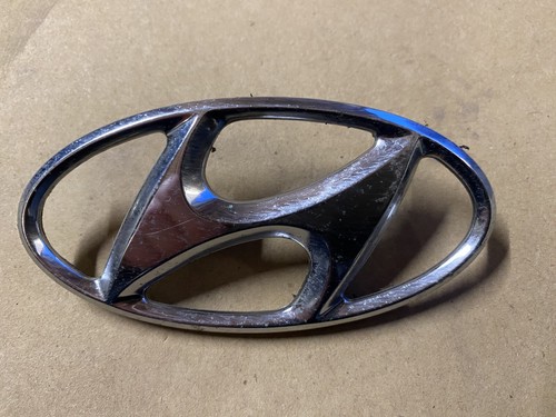 Used genuine hyundai badge - used,