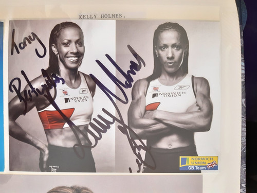 Kelly holmes signed photo - holmes,