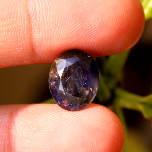 Cts natural iolite - 6.9,