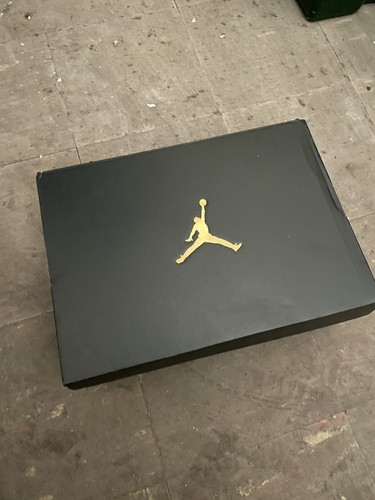 Jordan mid empty box only - "empty, only"