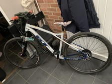 GT Avalanche Mountain Bike, L