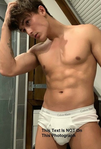 Nude muscular gay man naked - nude,