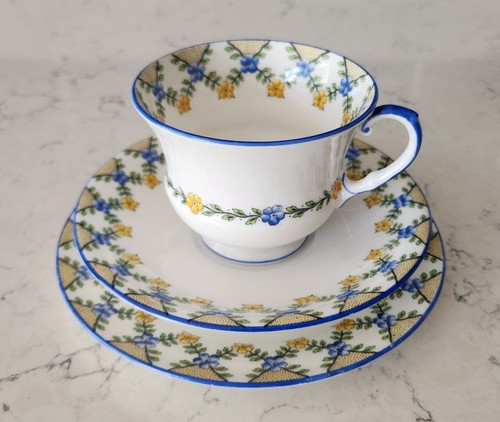 Rare trio tea set aynsley - rare,