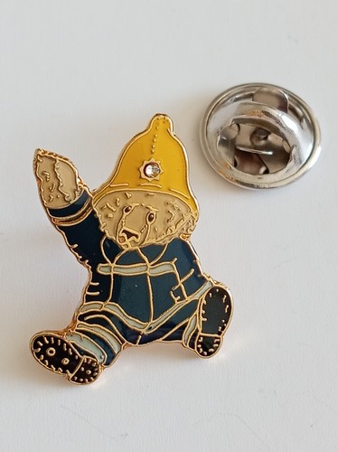 Bear firefighter enamelled - enamelled, pin