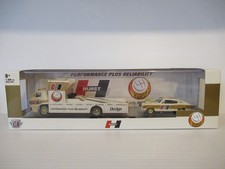 M2 Machines 1:64 Auto Hauler