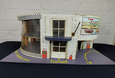 Tri-ang Spot-on wooden garage