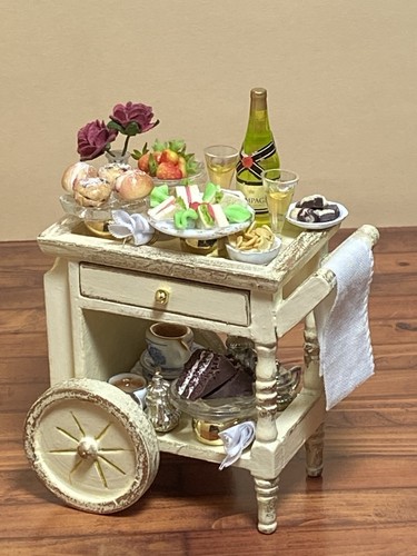 Dolls house 12 - dolls, 1/12