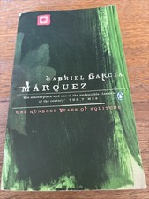 One Hundred Years of Solitude (Essential Penguin),Gabriel Garcia Marquez