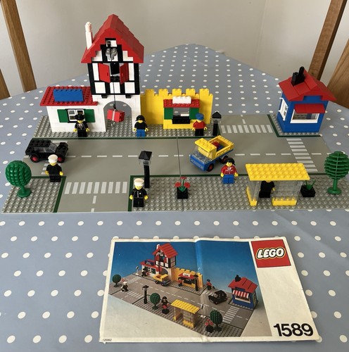 Lego legoland town square 1589 - town,