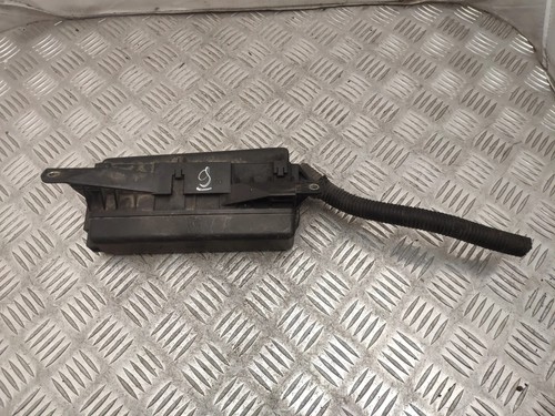 Toyota prius hatchback - prius, fuse