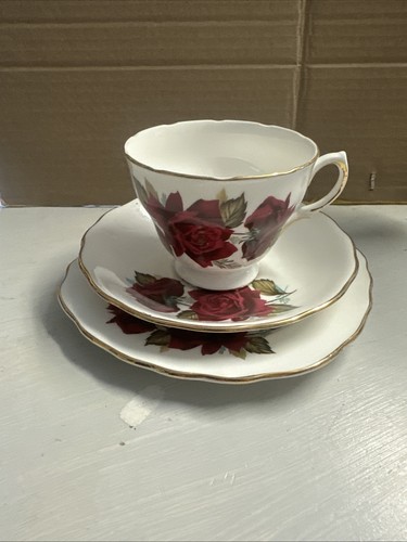 Vintage teacup trio - vintage, trio,