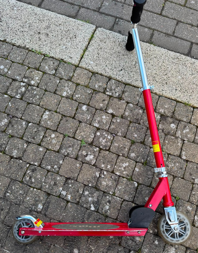 Bug red childrens scooter - jd,