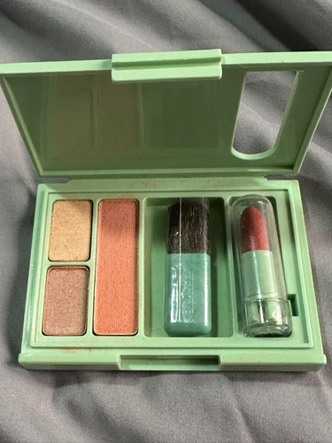 Clinique eyeshadow ombre - clinique,