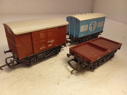 Triang wagons fish - wagons,