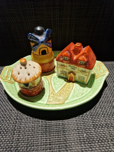 Vintage saltbox inn - vintage, cottage