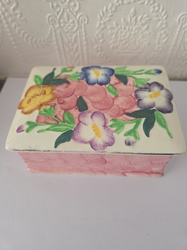 Maling trinket box and cover - box,