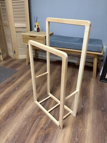 Valet stand solid wood hand - solid,