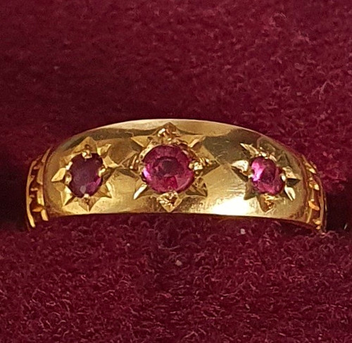 Antique 18ct gold - ruby, gypsy