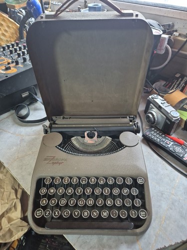 Vintage smith corona - vintage, lc