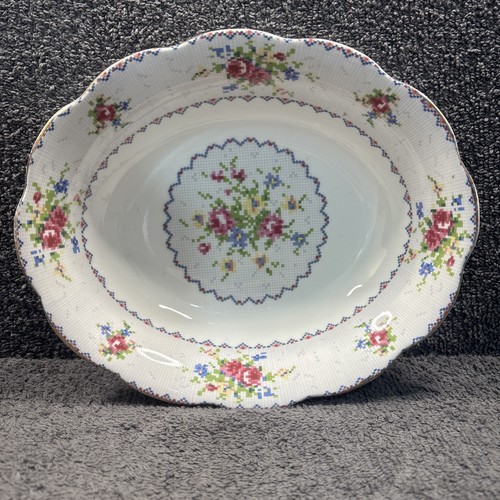 Lovely rare royal albert petit - lovely,