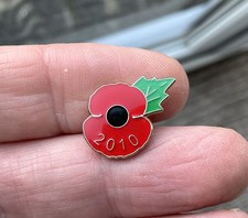 Genuine poppy Badge Flower