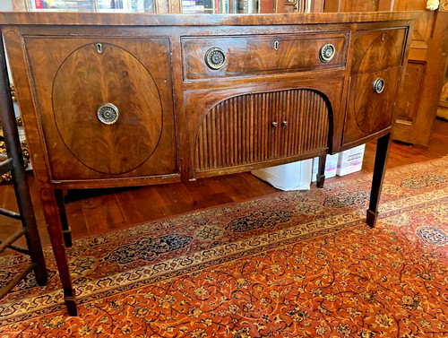 Victorian small sideboard bow - small,