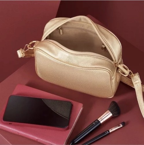 Avon signature camera - signature,