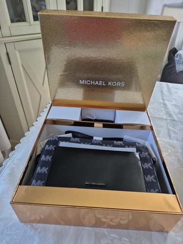 Michael kors crossbody gift - michael,