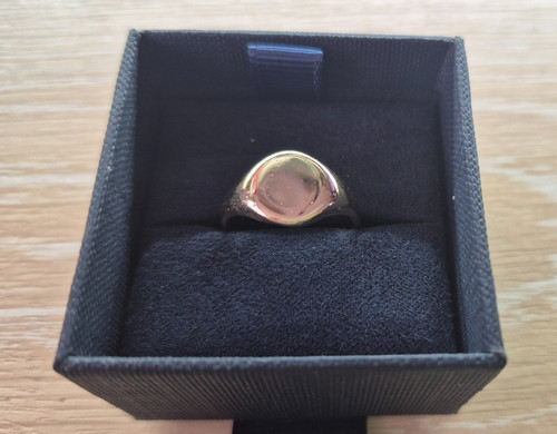18ct gold signet ring - gold, weighty