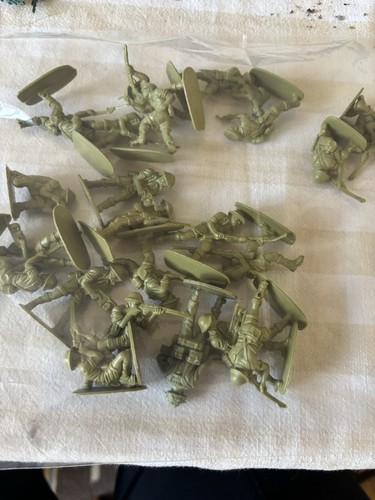 Plastic british soldiers - plastic,