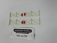 HORNBY DOUBLE LEVEL CROSSING