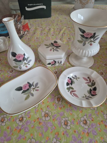 Wedgwood hathaway rose bone - hathaway,