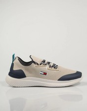 Size UK 9 - Tommy Hilfiger