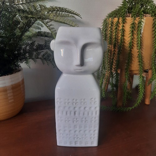Embossed glazed ceramic - glazed,